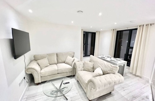 Barnhill Apartment | Wembley Stadium- Modern First Floor Apartment