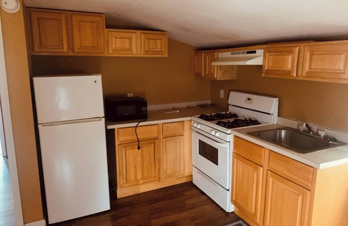 East Stroudsburg Hotel | Werry'S Cottages And Pub By OYO East Stroudsburg - Weekly Stays