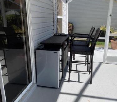Springdale House | Wesley - Pool Home Villagepeople
