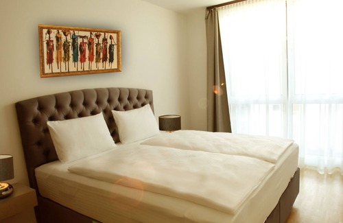 Bahnstadt Apartment | West arcades 3.4 | 100m² | Wifi | Netflix | Parking