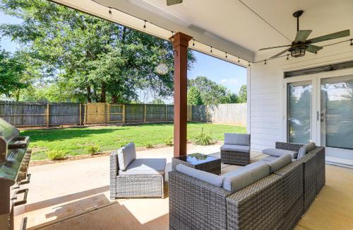 Atlanta House | West ATL Home with Great Outdoor Space 4 Mi to Dtwn