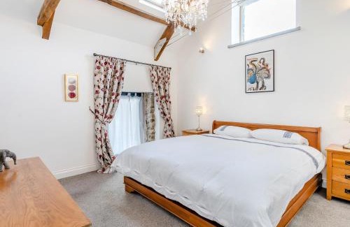Llansadwrn House | West Barn