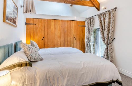 Llansadwrn House | West Barn