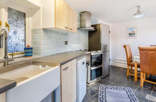 Llansadwrn House | West Barn