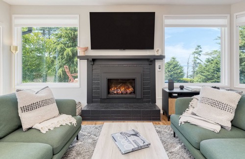 Oak Harbor House | West Beach Lookout - Dog Friendly