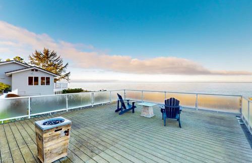 Oak Harbor Apartment | West Beach Retreat