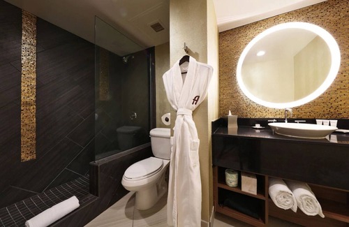 Los Angeles Hotel | West Coast King Room at Hotel Angeleno w/Complimentary Wine Hour Near Westwood