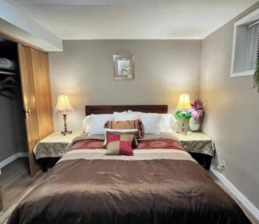 West Edmonton House | West Edmonton Perle Palace