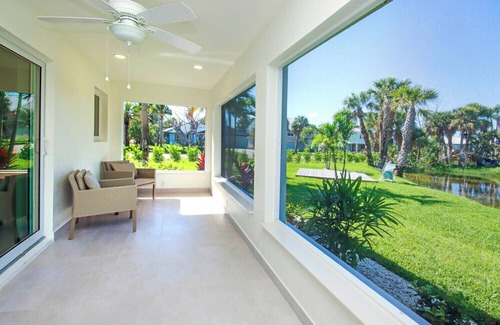 Tradewinds Cottage | West End Paradise Unit Scallop 5 - One bedroom suite w/water views