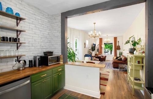 Berkeley House | West Highlands Charmer- a 2-bedroom bungalow in walkable N Denver!