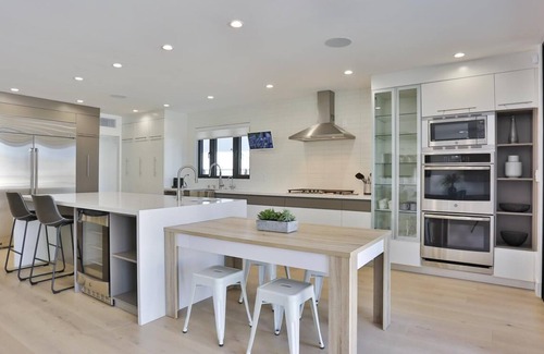 Mid-Wilshire House | West hollywood 5bed/W pool & Guest house
