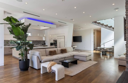 Fairfax District House | West Hollywood Retreat: Pool, Chef's Kitchen & More!