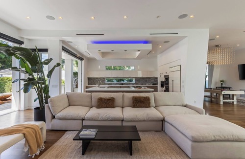 Fairfax District House | West Hollywood Retreat: Pool, Chef's Kitchen & More!