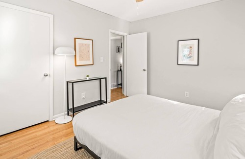 Virginia Highland Apartment | West Home- Cozy Apartment in Virginia Highlands