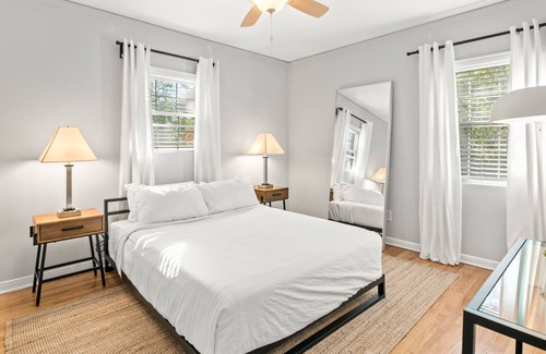 Virginia Highland Apartment | West Home- Cozy Apartment in Virginia Highlands