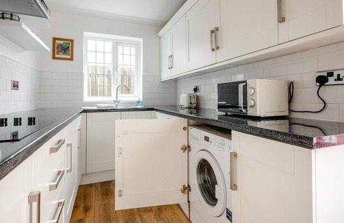 Hull Apartment | West Hull House