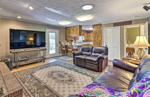West Jefferson Other | West Jefferson Rental: Deck w/ Mountain Views