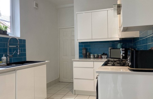 West Kirby Cottage | West Kirby Town House near beach, restaurants etc