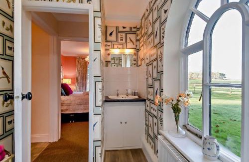 Wymondham House | West Lodge