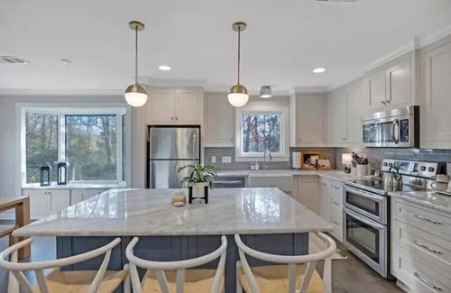 River Mountain House | West LR Mid-Century Modern - Evergreen Housenn