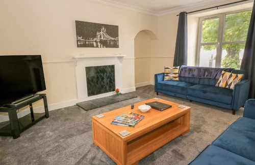 Thornhill House | West Morton House