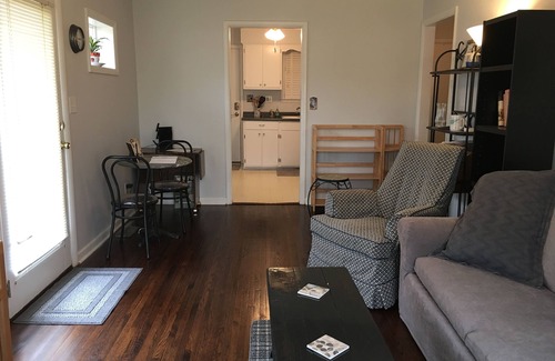 Hillwood House | West Nashville neighborhood, green, quiet, 10 min to downtown