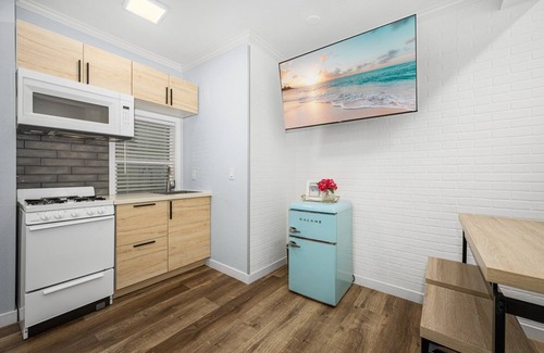 Newport Beach Apartment | West Oceanfront Oasis 3