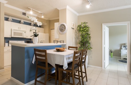 Grandview Heights Condo | West Palm Beach stunning 2 bedroom apartment steps away from everything you need