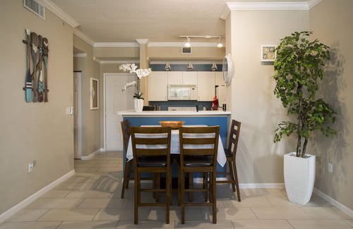 Grandview Heights Condo | West Palm Beach stunning 2 bedroom apartment steps away from everything you need