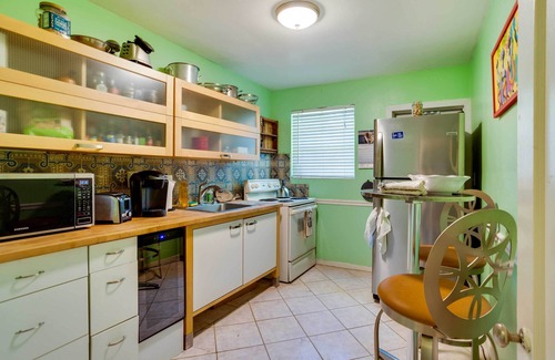Grandview Heights House | West Palm Beach Home w/Fenced-In Yard & Deck!