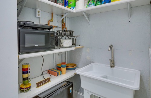 Hunt Club Apartment | West Palm Beach Rental w/Private Pool & Patio!