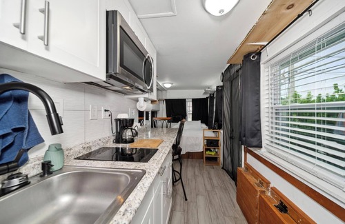 Palm Beach - West Palm Beach House | West Palm Beach Paradise Getaway minutes to beach and downtown