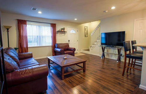 Myrtle Grove House | West Pensacola Townhouse 3-Bd 2.5 Ba