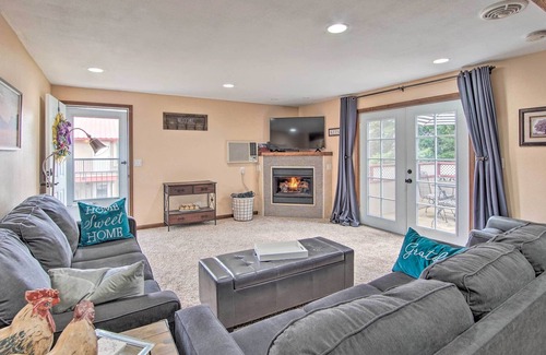 West Richland Condo | West Richland Condo w/ Balcony < 1 Mi To Golf