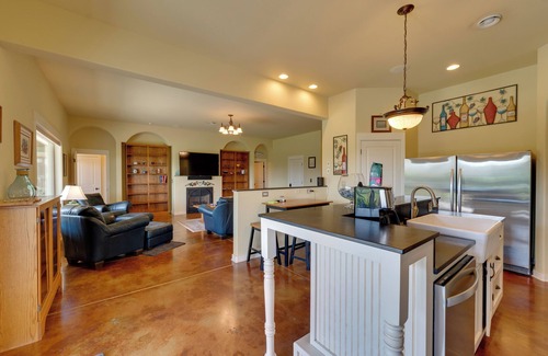 West Richland House | West Richland Home w/Vineyard & Mountain Views!