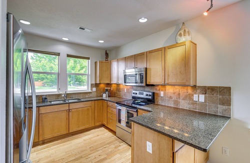 West Richland House | West Richland Home w/Large Yard: Near Wineries!