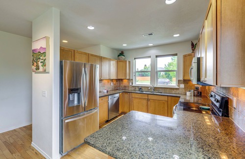 West Richland House | West Richland Home w/Large Yard: Near Wineries!