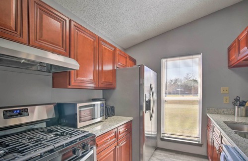 San Antonio House | West San Antonio Home w/Yard: 16 Mi to Dtwn!