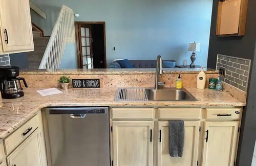 Northwest Colorado Springs House | ★West-Side Retreat★ 5m to Garden of the Gods & AFA