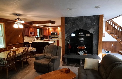 Standish House | WEST SIDE WATER VIEW,SUNSETS, SCREENED PORCH, POOL TABLE, SPACIUOS