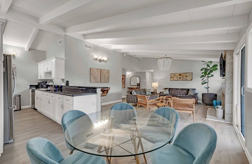 Woodland Hills House | West Valley by AvantStay | Large Yard w/Pool!
