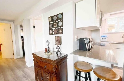 West Vancouver Apartment | West Vancouver · Landmark View · Prime Location · 3BR Private Suite