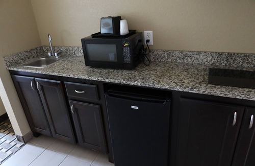 Fort Worth Hotel | West Worth Inn and Suites