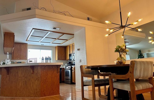 Hemet House | Western Horizon Home