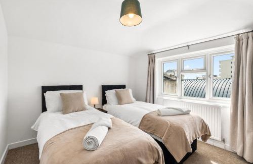 Brighton House | Western House - Sleeps 11 - 2 Bath - Free Parking