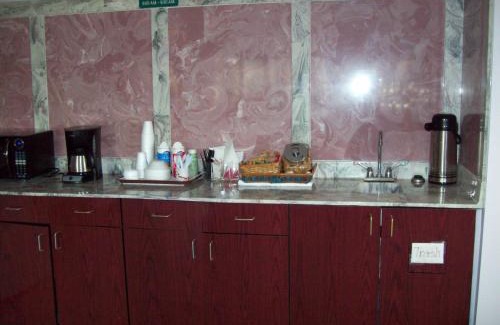 Hazlehurst Hotel | Western Inn Express