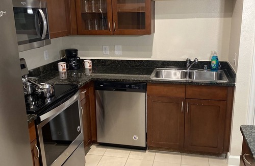 The Galleria Apartment | Western Meets Modern- Spacious 2Bdrm Apmnt Galleria/MedCentr/Downtown