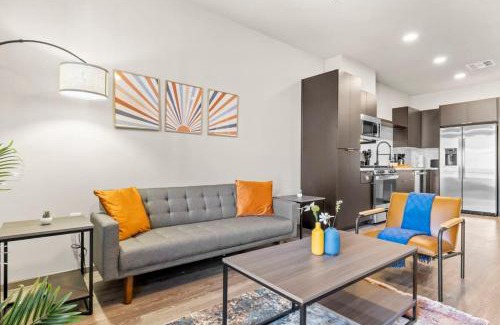 Glendale Sports and Entertainment District Apartment | Westgate CozySuites by stadium with pool #13