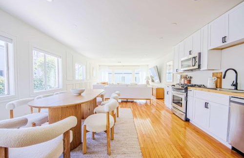Melrose House | WestHollywood Villa Sleep 12 Jacuzzi & Garden Oasis