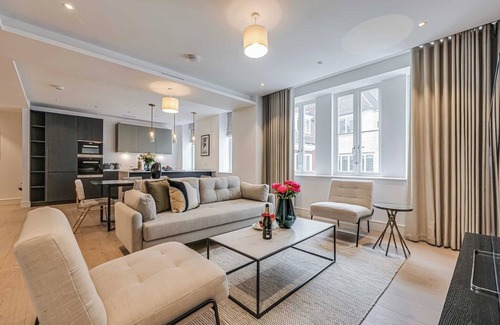 Westminster Apartment | Westminster Apartments by D'montrio
